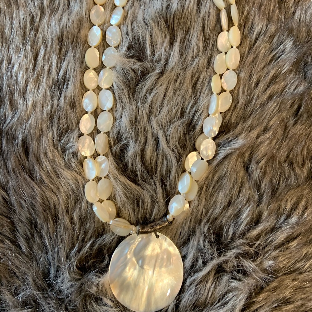 Pendant necklace